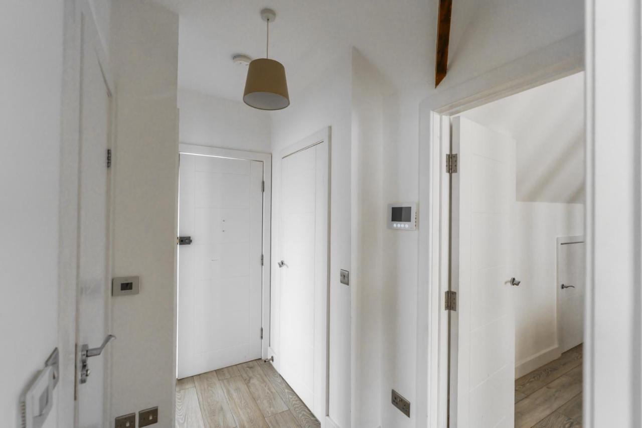 Top Floor Apartment High Street Kensington Londen Buitenkant foto