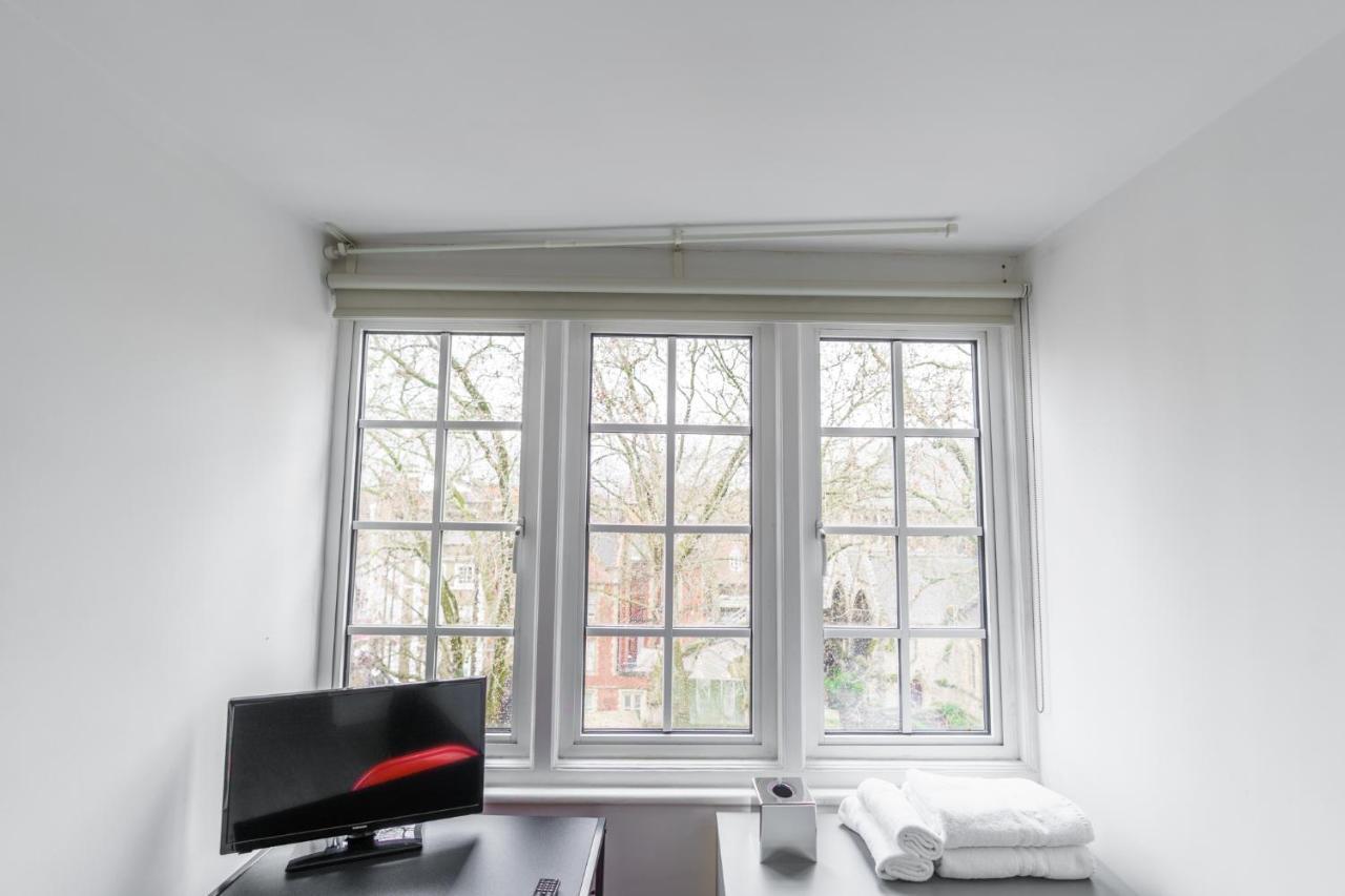 Top Floor Apartment High Street Kensington Londen Buitenkant foto