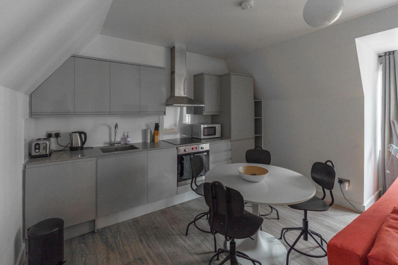 Top Floor Apartment High Street Kensington Londen Buitenkant foto